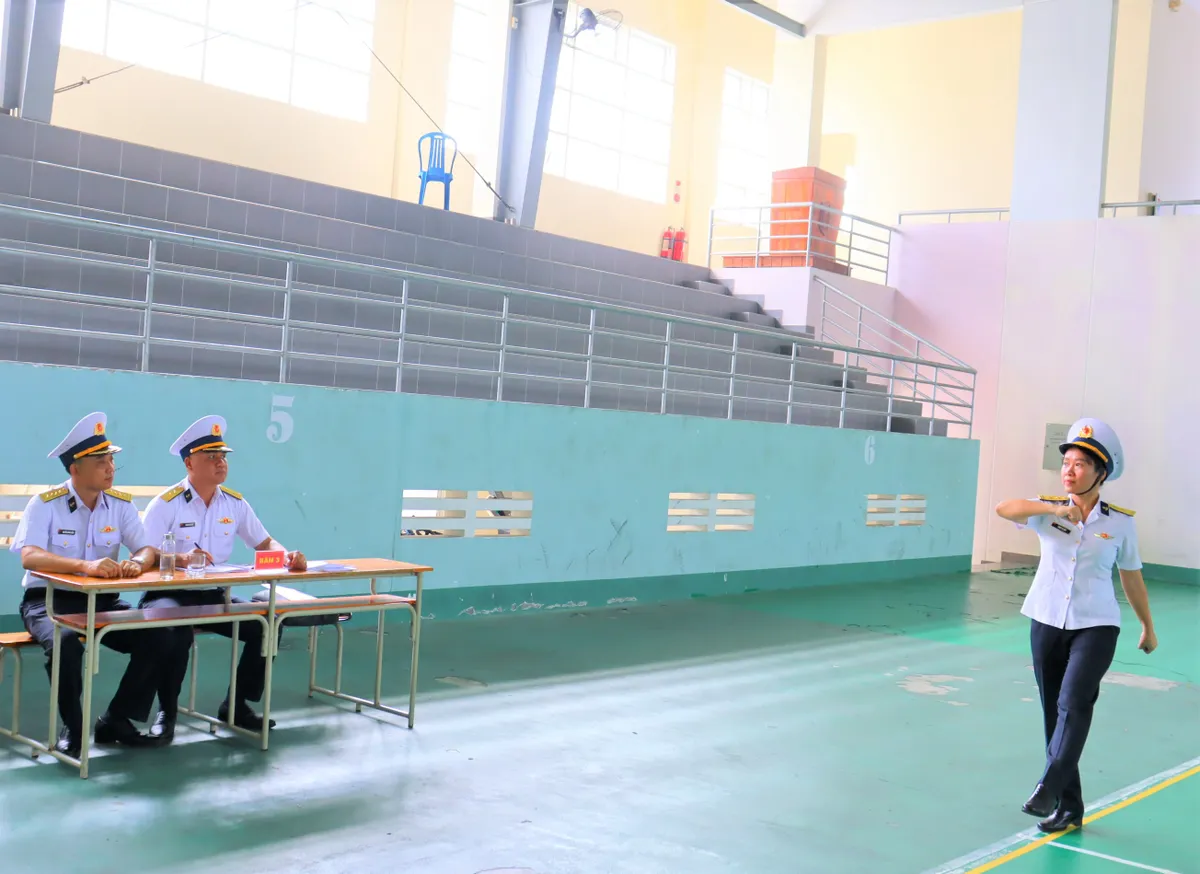 Học viện Hải quân nâng cao ý thức tự giác rèn luyện của các quân nhân trong xây dựng chính quy - Ảnh 2.