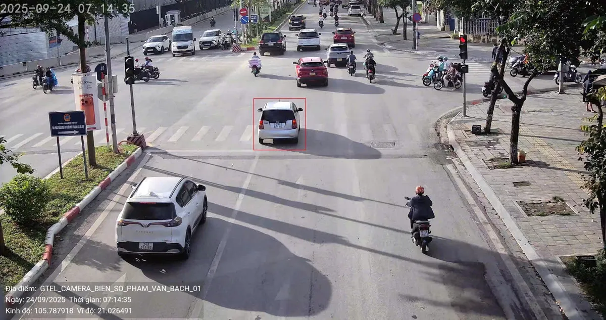 Camera AI tại Hà Nội phát hiện gần 2.000 người vi phạm trong 12 giờ - Ảnh 1.