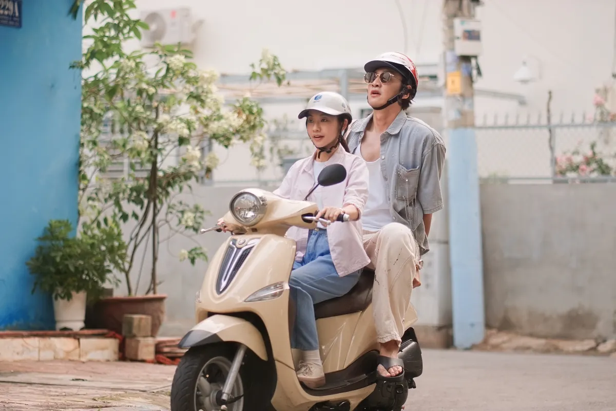 Hoàng Hà quyết tâm học tiếng hàn để “bắt sóng” với bạn diễn Lee Kwang Soo - Ảnh 1.