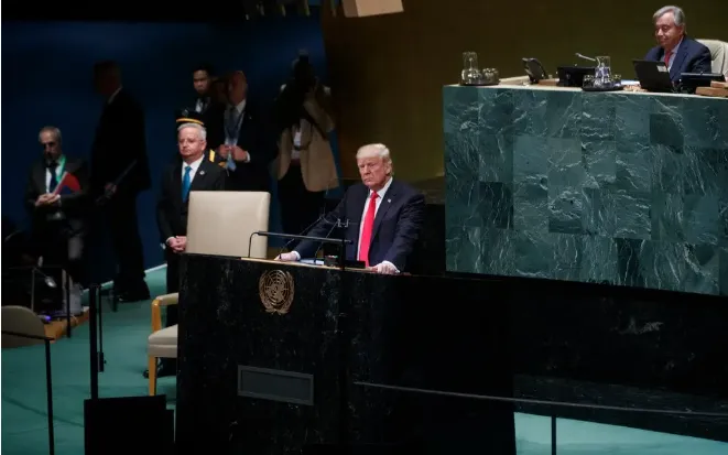Tổng thống Trump phát biểu tại khóa họp thứ 73 của Đại hội đồng Liên hợp quốc hôm 23/9 (Ảnh: The New York Times) Tổng thống Trump phát biểu tại khóa họp thứ 73 của Đại hội đồng Liên hợp quốc hôm 23/9 (Ảnh: The New York Times)