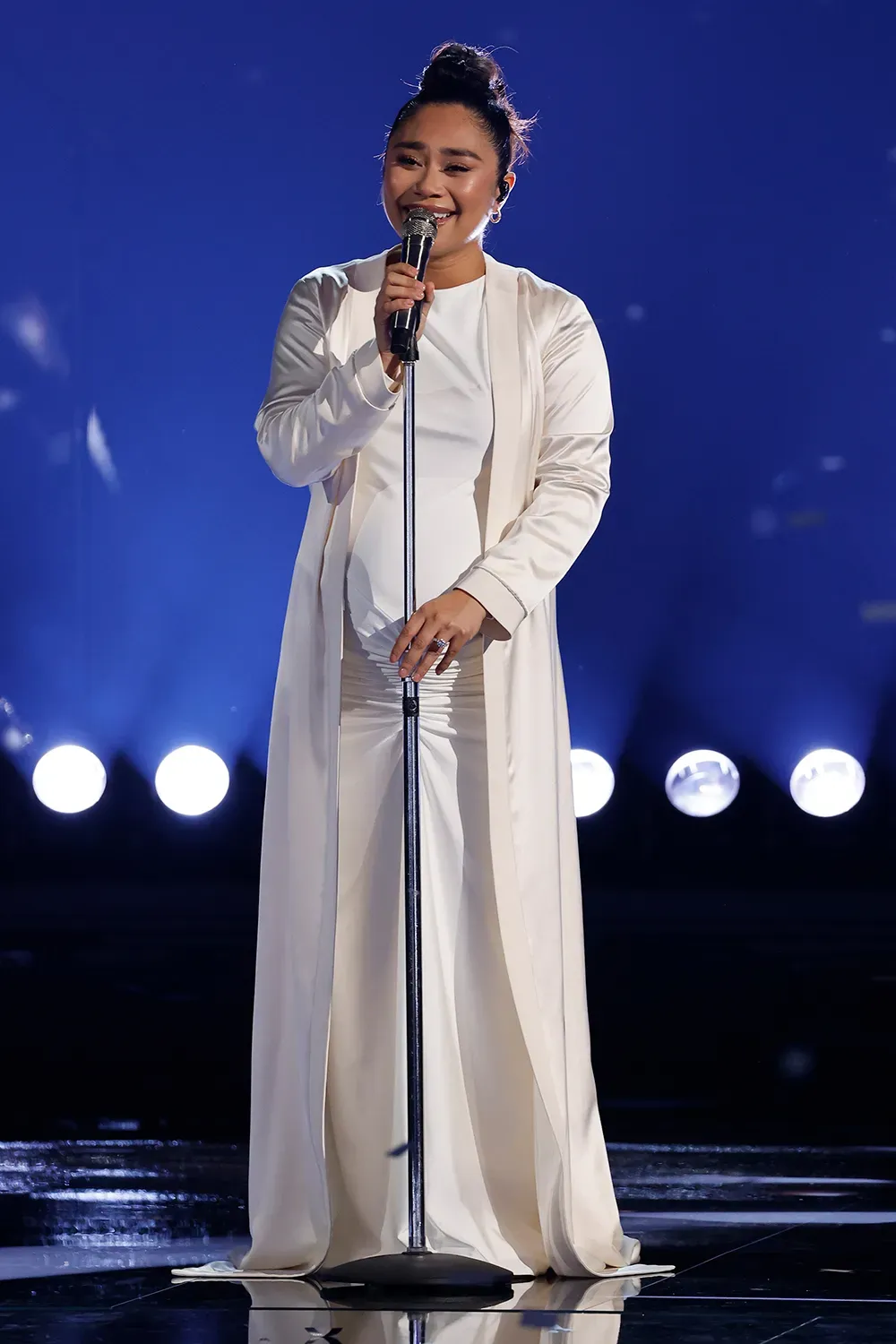 Cô gái dành 20 năm để chinh phục ngôi vị quán quân America's Got Talent - Ảnh 1.