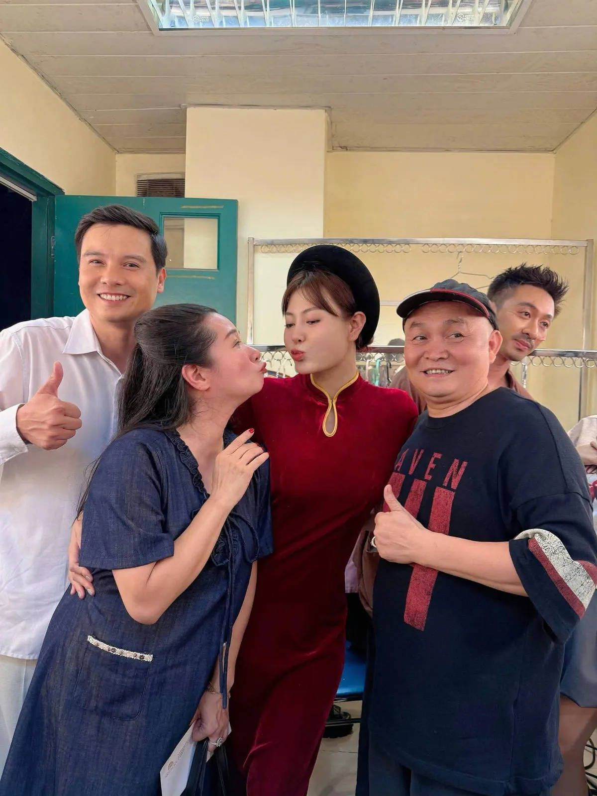 Nh&atilde; Phương mang bầu em b&eacute; thứ 3, Ngọc Huyền mừng sinh nhật &ocirc;ng x&atilde; Đ&igrave;nh T&uacute; - Ảnh 5.