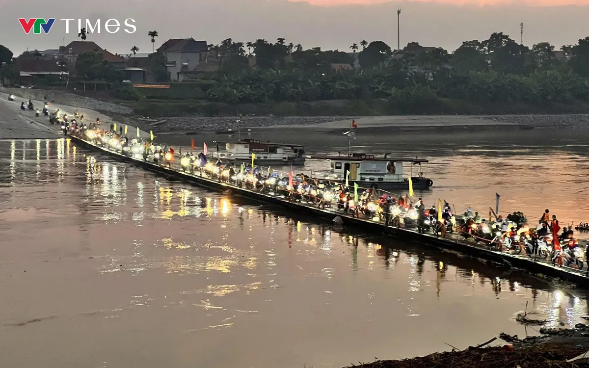 Một năm qua, cầu phao Phong Châu đã hoàn thành sứ mệnh lịch sử vẻ vang của mình.  Một năm qua, cầu phao Phong Châu đã hoàn thành sứ mệnh lịch sử vẻ vang của mình.