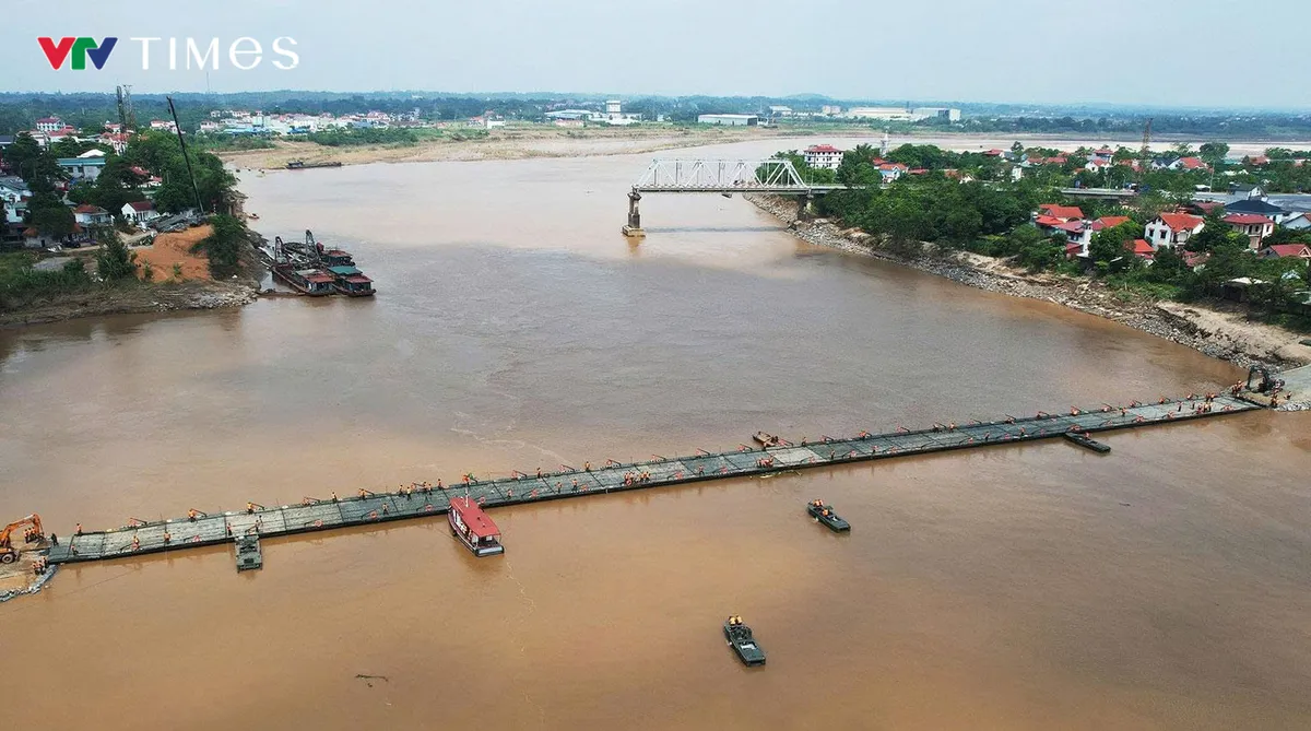 Cầu phao Phong Châu – hoàn thành sứ mệnh đưa hàng triệu lượt người dân bình an qua sông - Ảnh 1.