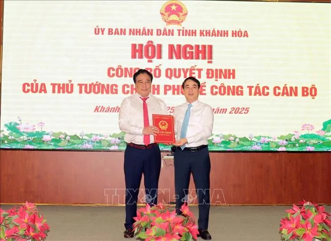 Phê chuẩn kết quả bầu Chủ tịch UBND tỉnh Khánh Hòa nhiệm kỳ 2021 - 2026 - Ảnh 1.