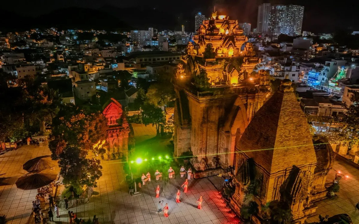 Bảo tồn và phát huy giá trị các di tích quốc gia gắn với du lịch.