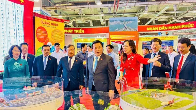 Triển lãm thành tựu phát triển kinh tế - xã hội chào mừng Đại hội đại biểu Đảng bộ tỉnh Quảng Ninh - Ảnh 2.