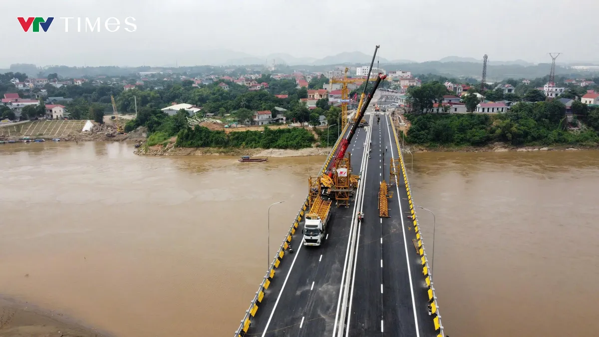 Cầu Phong Châu mới thần tốc vượt thời gian mở ra kỳ vọng mới - Ảnh 1.