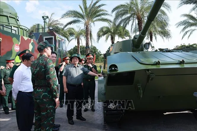 Thủ tướng: Đẩy mạnh nghiên cứu, ứng dụng khoa học, kỹ thuật phát triển công nghiệp quốc phòng - Ảnh 1.