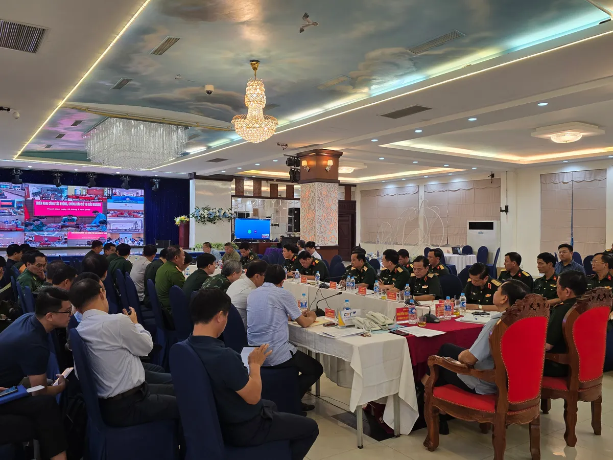 Ph&oacute; Thủ tướng Trần Hồng H&agrave; chỉ đạo ứng ph&oacute; b&atilde;o số 10 (Bualoi): Ưu ti&ecirc;n an to&agrave;n người d&acirc;n - Ảnh 5.