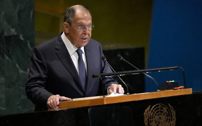 Ngoại trưởng Nga Sergey Lavrov phát biểu tại Đại hội đồng LHQ, ngày 27/9/2025 (Ảnh: AP)