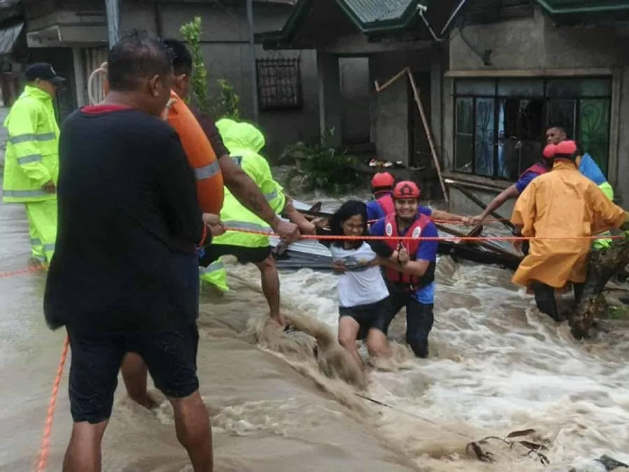 Philippines hứng thiệt hại nặng nề do bão Mirasol, Nando và Bualoi, ít nhất 26 người thiệt mạng- Ảnh 1. Philippines hứng thiệt hại nặng nề do bão Mirasol, Nando và Bualoi, ít nhất 26 người thiệt mạng- Ảnh 1.