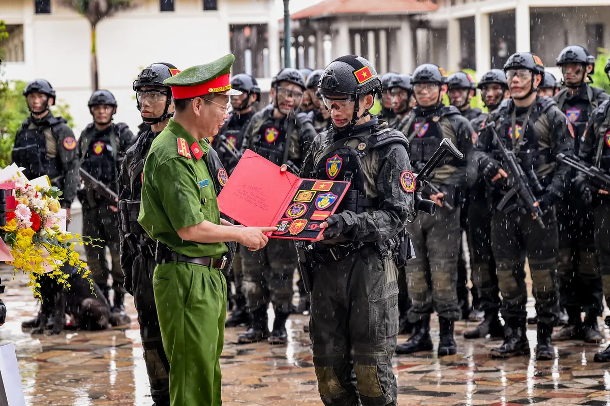 Chiến sĩ quả cảm - Tập 10: Chia tay "lò luyện thép" - Ảnh 8.