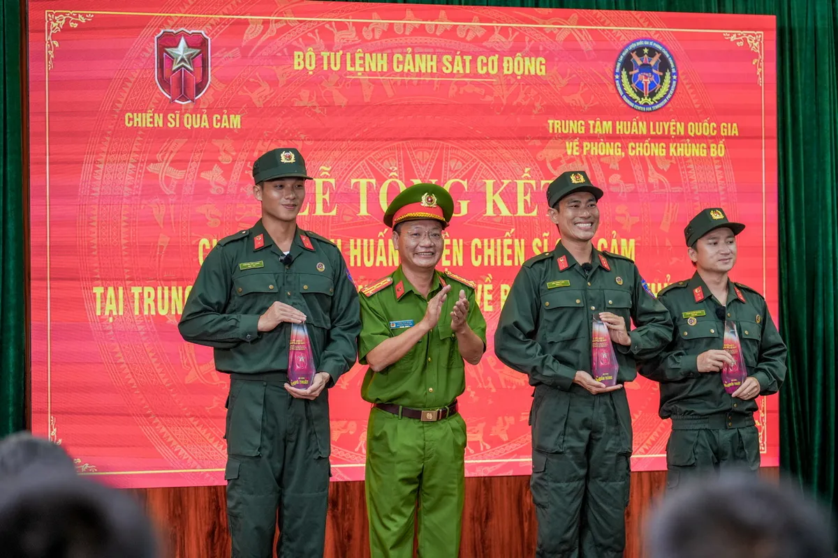 Chiến sĩ quả cảm - Tập 10: Chia tay "lò luyện thép" - Ảnh 9.