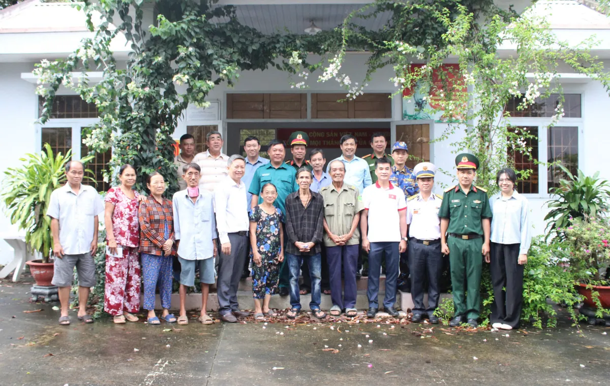 Phát huy phẩm chất "Bộ đội Cụ Hồ- Người chiến sĩ Hải quân", chung sức xây dựng nông thôn mới - Ảnh 2.