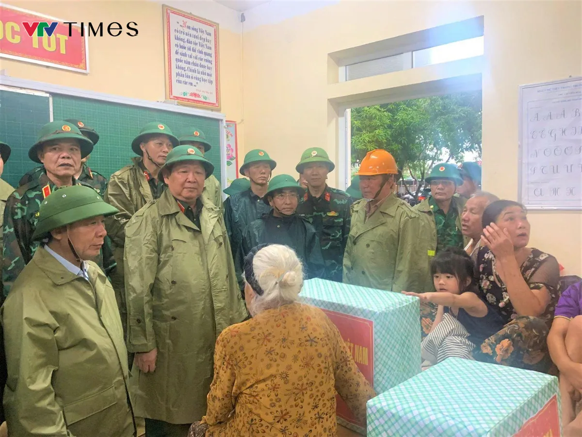Bộ Quốc phòng và Cục Quản lý đê điều & PCTT đi kiểm tra công tác ứng phó bão số 10- Ảnh 4. Bộ Quốc phòng và Cục Quản lý đê điều & PCTT đi kiểm tra công tác ứng phó bão số 10- Ảnh 4.
