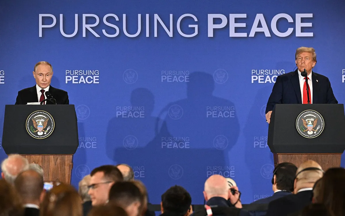Tổng thống Nga Putin (bên trái) và Tổng thống Mỹ Trump tại hội nghị thượng đỉnh Alaska, tháng 8/2025 (Ảnh: Global Look Press) Tổng thống Nga Putin (bên trái) và Tổng thống Mỹ Trump tại hội nghị thượng đỉnh Alaska, tháng 8/2025 (Ảnh: Global Look Press)