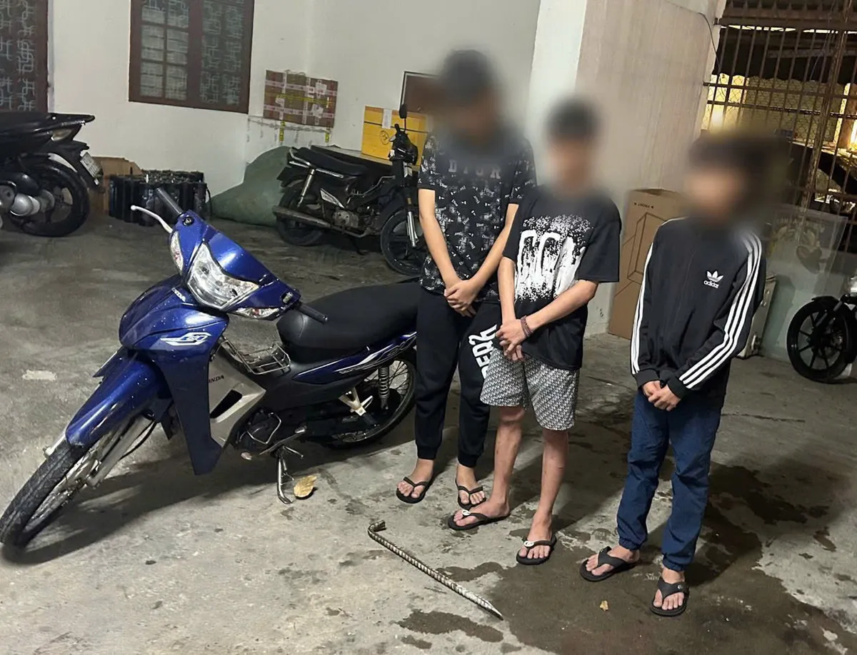 Đà Nẵng: Lợi dụng sơ hở lúc mưa bão, kẻ gian đột nhập một nhà hàng trộm cắp- Ảnh 1. Đà Nẵng: Lợi dụng sơ hở lúc mưa bão, kẻ gian đột nhập một nhà hàng trộm cắp- Ảnh 1.