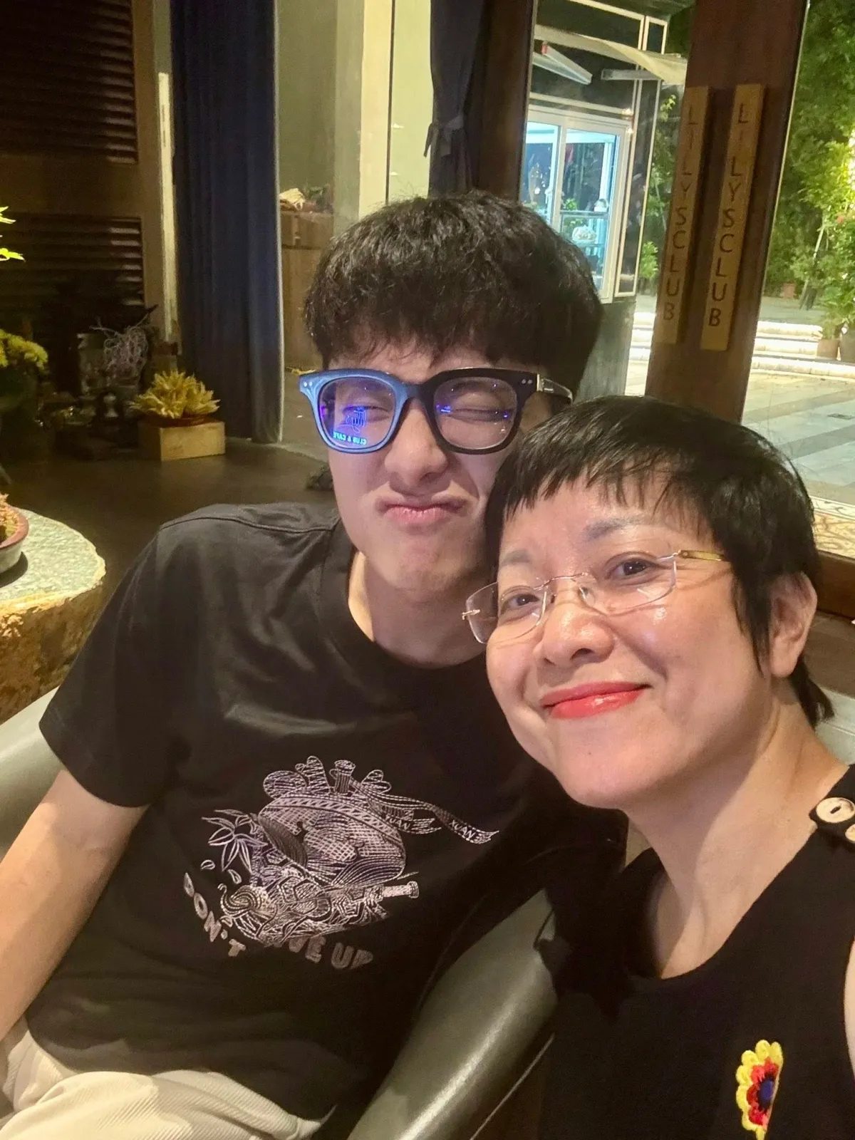 NSND Xu&acirc;n Bắc hội ngộ "vợ ba" Hồng trong S&oacute;ng ở đ&aacute;y s&ocirc;ng, NSND Thu H&agrave; trẻ trung tuổi U60  - Ảnh 5.