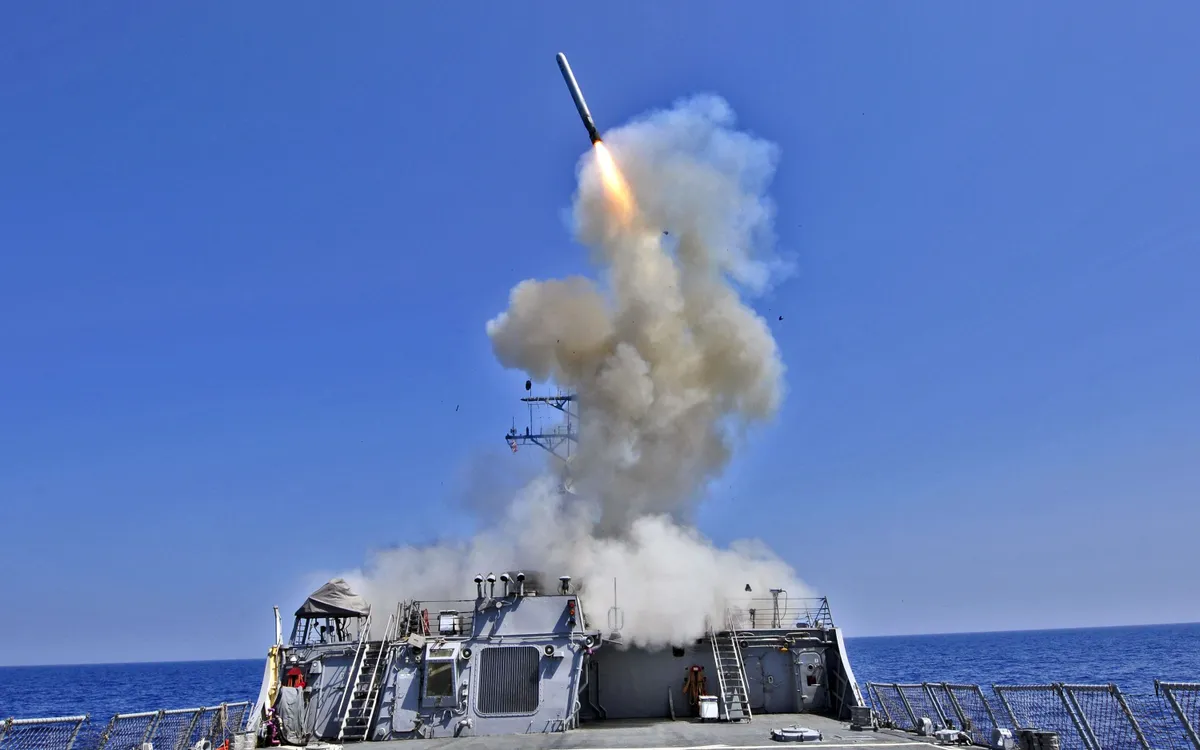 Tên lửa Tomahawk do Mỹ sản xuất có tầm bắn khoảng 2.500 km, đủ sức vươn tới Moscow nếu được triển khai từ lãnh thổ Ukraine (Ảnh: US Navy) Tên lửa Tomahawk do Mỹ sản xuất có tầm bắn khoảng 2.500 km, đủ sức vươn tới Moscow nếu được triển khai từ lãnh thổ Ukraine (Ảnh: US Navy)
