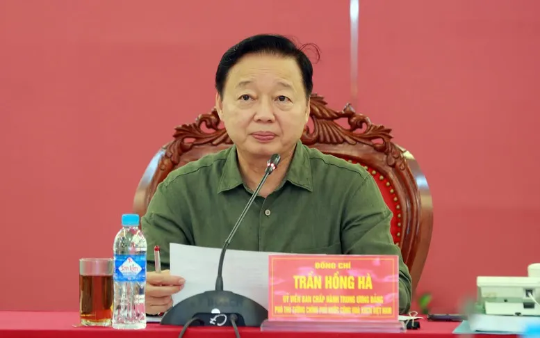 Phó Thủ tướng Trần Hồng Hà, Phó Trưởng ban Thường trực Ban Chỉ đạo phòng thủ dân sự quốc gia chủ trì cuộc họp Ban Chỉ đạo tiền phương đặt tại Quân khu 4 - Ảnh: VGP Phó Thủ tướng Trần Hồng Hà, Phó Trưởng ban Thường trực Ban Chỉ đạo phòng thủ dân sự quốc gia chủ trì cuộc họp Ban Chỉ đạo tiền phương đặt tại Quân khu 4 - Ảnh: VGP