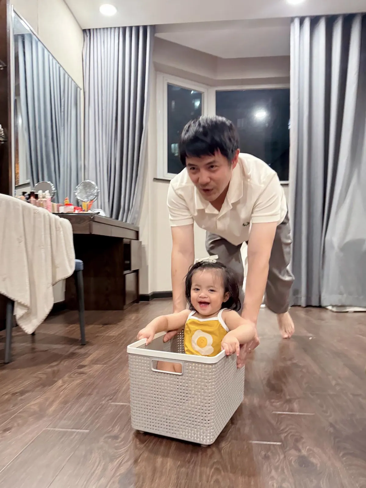 NSND Xu&acirc;n Bắc hội ngộ "vợ ba" Hồng trong S&oacute;ng ở đ&aacute;y s&ocirc;ng, NSND Thu H&agrave; trẻ trung tuổi U60  - Ảnh 8.