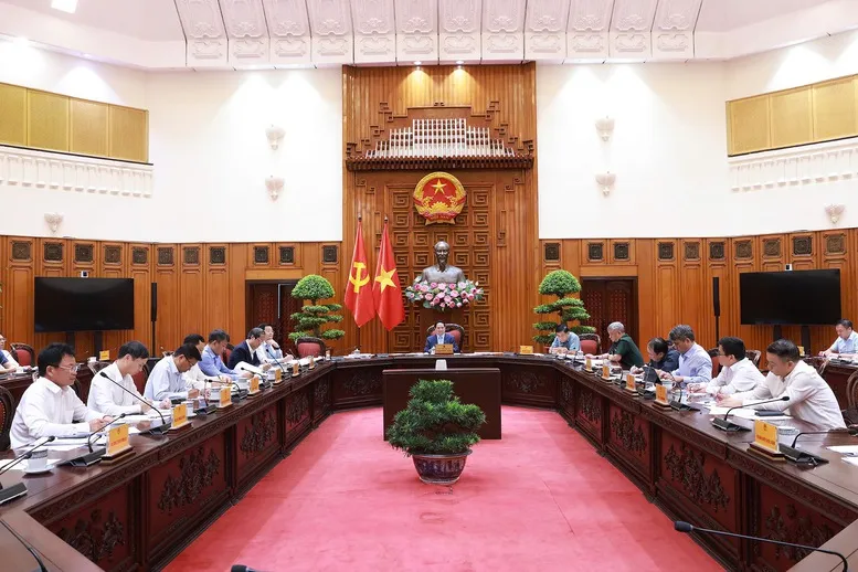 Thủ tướng: Phân công "6 rõ" để thúc đẩy dự án tuyến đường sắt Lào Cai - Hà Nội - Hải Phòng - Ảnh 1.