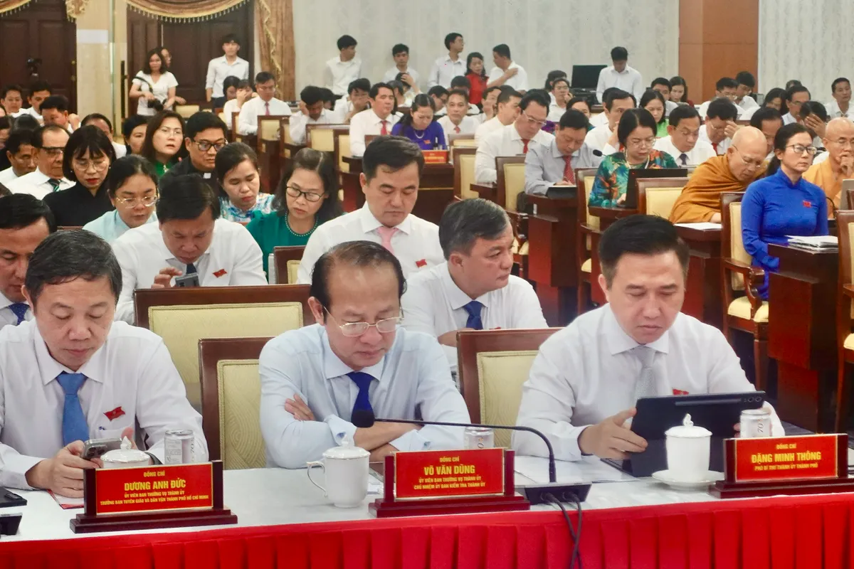 5 loại dịch vụ công sẽ được miễn phí khi làm trực tuyến - Ảnh 1.
