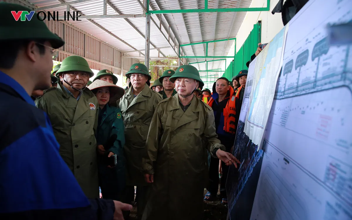 Phó Thủ tướng chỉ đạo: Khắc phục khẩn cấp sự cố đê biển Thịnh Long, tính toán giải pháp đồng bộ lâu dài - Ảnh 2.