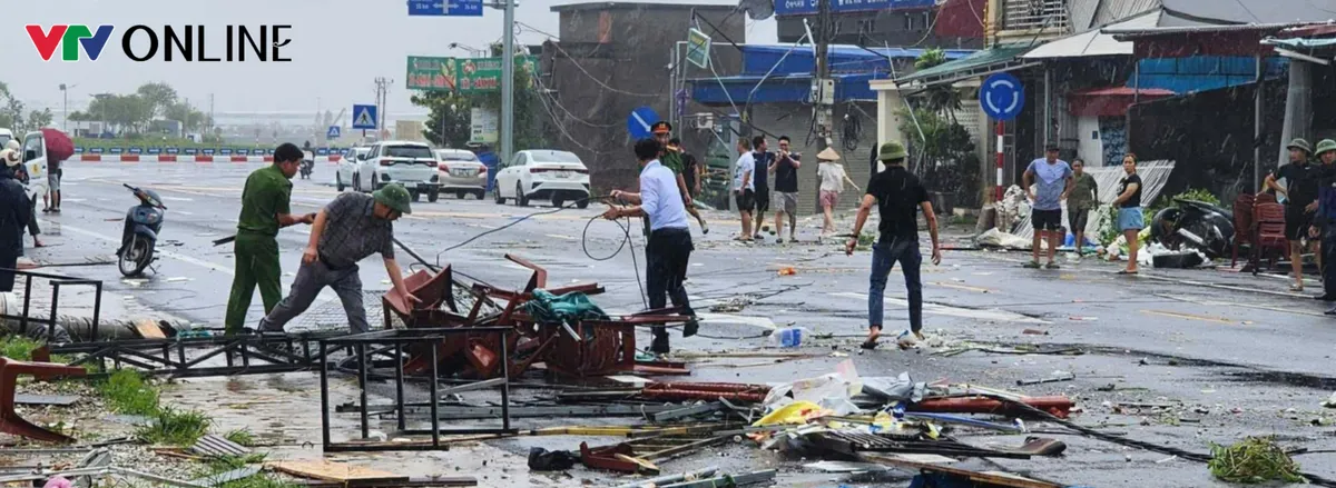 Lốc xoáy làm 2 người chết, ít nhất 8 người khác bị thương ở Hưng Yên - Ảnh 1.