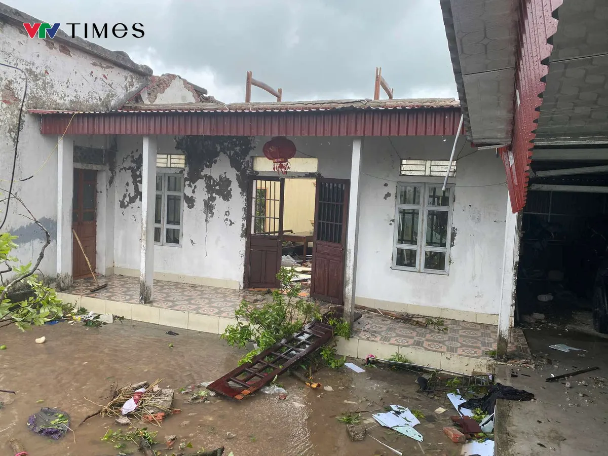 Lốc xoáy ở Ninh Bình khiến 6 người tử vong, nhiều người khác bị thương - Ảnh 1.