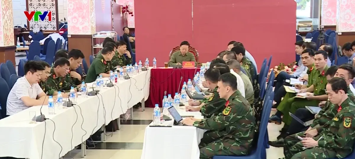 Phó Thủ tướng Trần Hồng Hà chỉ đạo khắc phục hậu quả bão và ứng phó thiên tai sau bão - Ảnh 1.
