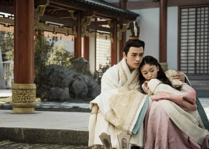 Vợ chồng Ngô Cẩn Ngôn bị nghi ngờ tự tạo sóng gió - Ảnh 1.