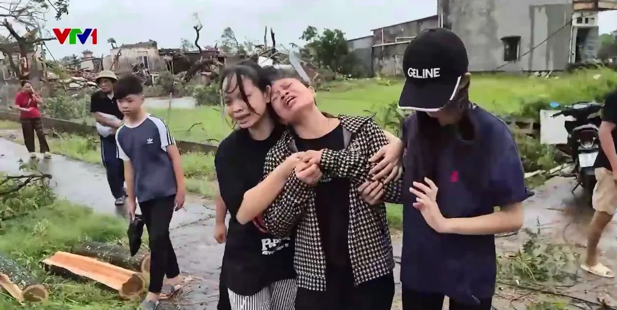 Ninh Bình: Nỗi đau mất người thân sau trận lốc xoáy - Ảnh 4.