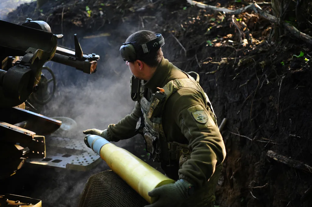 Mỹ cân nhắc bán tên lửa Tomahawk cho Ukraine, Nga cảnh báo hậu quả thảm khốc- Ảnh 1. Mỹ cân nhắc bán tên lửa Tomahawk cho Ukraine, Nga cảnh báo hậu quả thảm khốc- Ảnh 1.