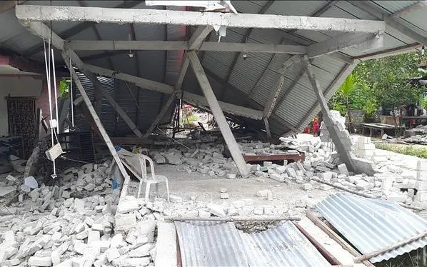 Nhà cửa bị phá hủy trong trận động đất tại Ambon, Maluku, Indonesia, ngày 27/9/2019 (Ảnh tư liệu minh họa: AFP/TTXVN) Nhà cửa bị phá hủy trong trận động đất tại Ambon, Maluku, Indonesia, ngày 27/9/2019 (Ảnh tư liệu minh họa: AFP/TTXVN)