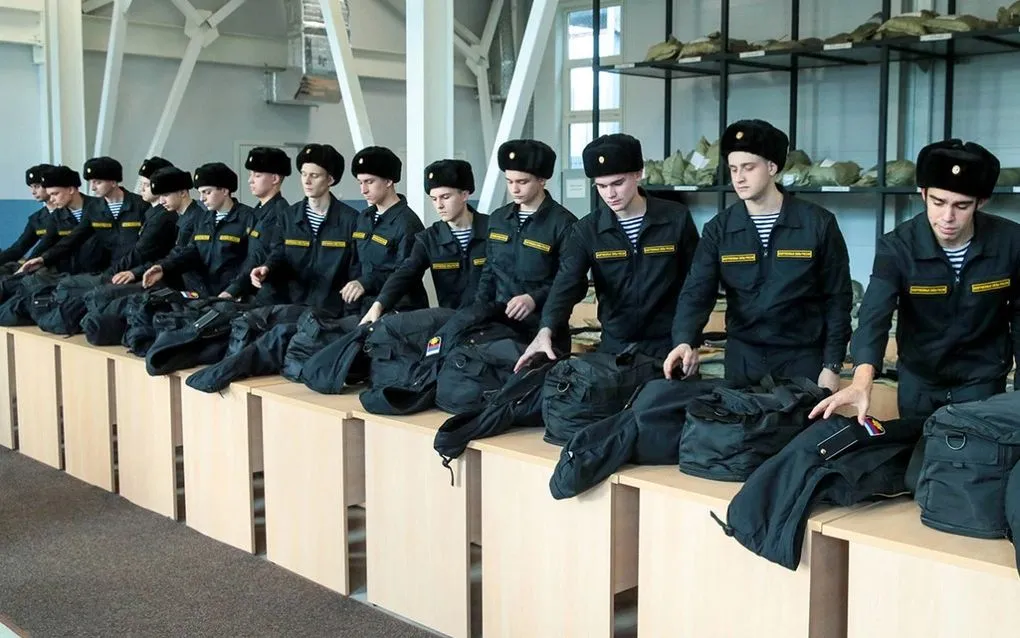 Các tân binh tại một văn phòng tuyển quân của Nga (Ảnh: Moscow News) Các tân binh tại một văn phòng tuyển quân của Nga (Ảnh: Moscow News)