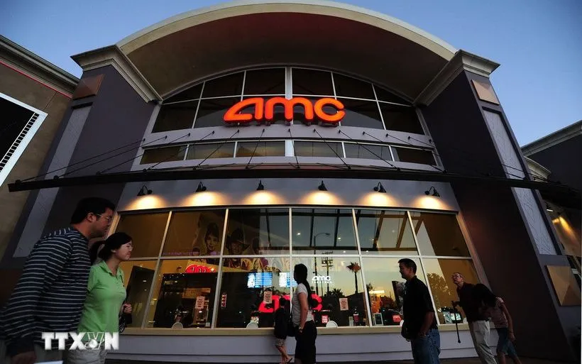 Rạp chiếu phim AMC ở Los Angeles, bang California (Mỹ). (Ảnh: AFP/TTXVN) Rạp chiếu phim AMC ở Los Angeles, bang California (Mỹ). (Ảnh: AFP/TTXVN)