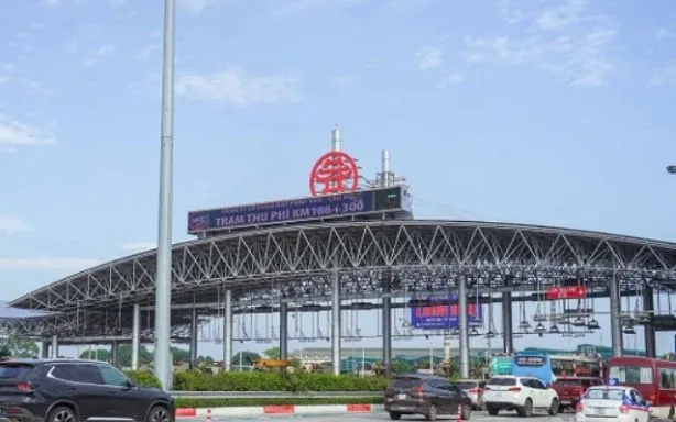 Trạm thu phí không dừng Pháp Vân-Cầu Giẽ. Ảnh: Báo Nhân dân Trạm thu phí không dừng Pháp Vân-Cầu Giẽ. Ảnh: Báo Nhân dân