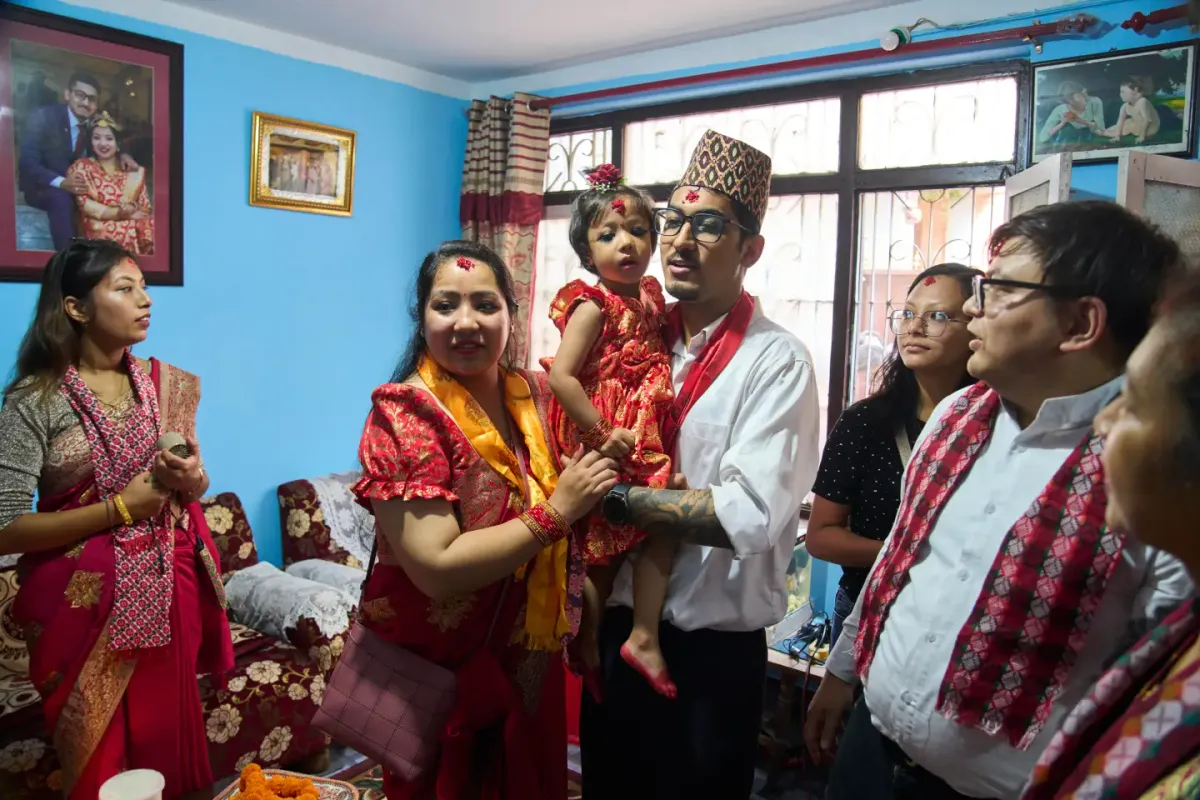 Nepal chọn bé gái 2 tuổi làm nữ thần sống Kumari được tôn kính- Ảnh 1. Nepal chọn bé gái 2 tuổi làm nữ thần sống Kumari được tôn kính- Ảnh 1.