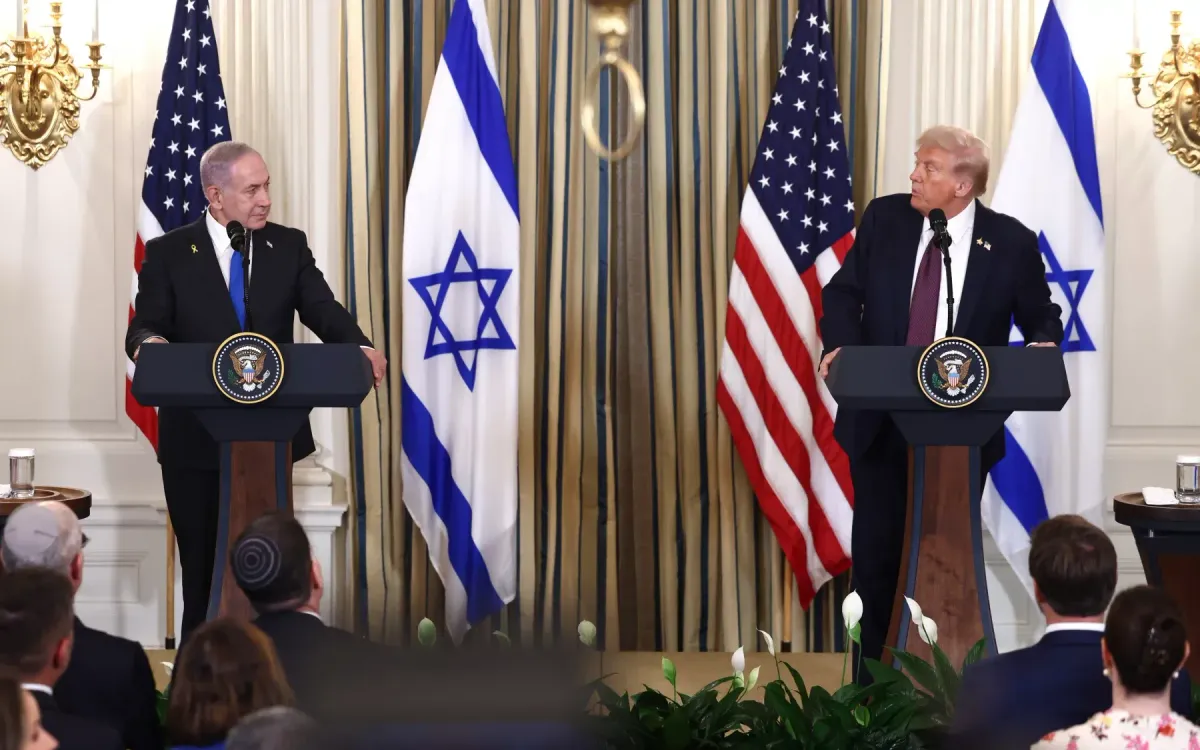 Tổng thống Trump và Thủ tướng Netanyahu đã thông qua thỏa thuận về kế hoạch chấm dứt chiến tranh Gaza vào ngày 29/9/2025 (Ảnh: EPA/Bloomberg) Tổng thống Trump và Thủ tướng Netanyahu đã thông qua thỏa thuận về kế hoạch chấm dứt chiến tranh Gaza vào ngày 29/9/2025 (Ảnh: EPA/Bloomberg)