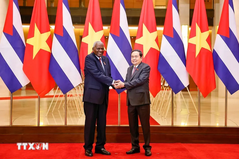 Chủ tịch Quốc hội Trần Thanh Mẫn hội đàm với Chủ tịch Quốc hội Cuba- Ảnh 1. Chủ tịch Quốc hội Trần Thanh Mẫn hội đàm với Chủ tịch Quốc hội Cuba- Ảnh 1.