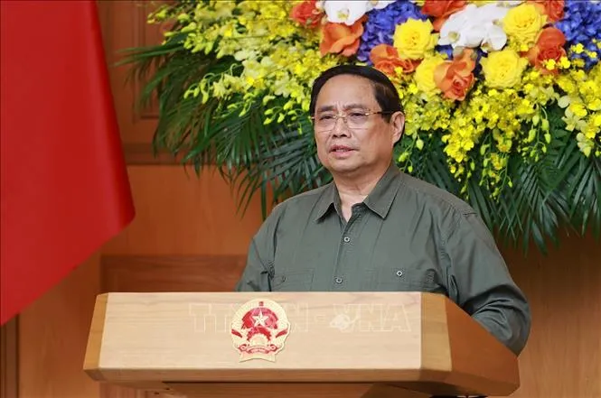 Thủ tướng Phạm Minh Chính chia buồn, chia sẻ với gia đình, địa phương bị thiệt hại do bão số 10 - Ảnh 1.