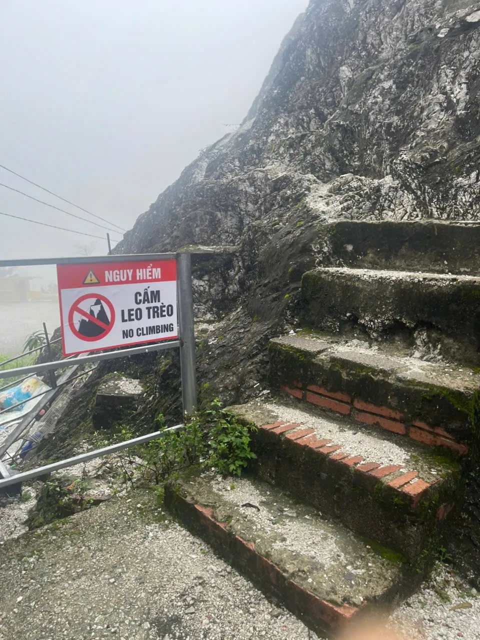 Một thanh niên ngã tử vong tại đèo Đá Trắng - Ảnh 1.