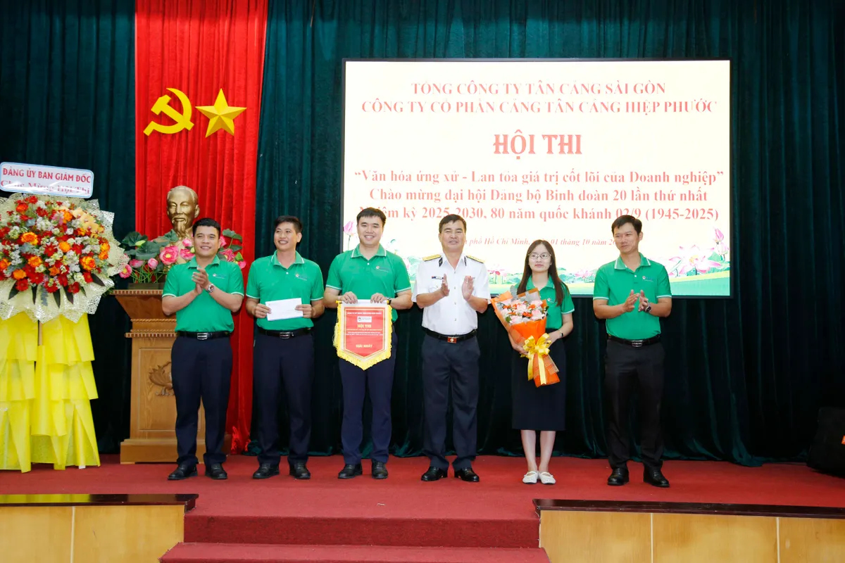 Binh đoàn 20: Lan tỏa giá trị Bộ Quy tắc văn hóa ứng xử tại cảng Tân Cảng Hiệp Phước - Ảnh 3.