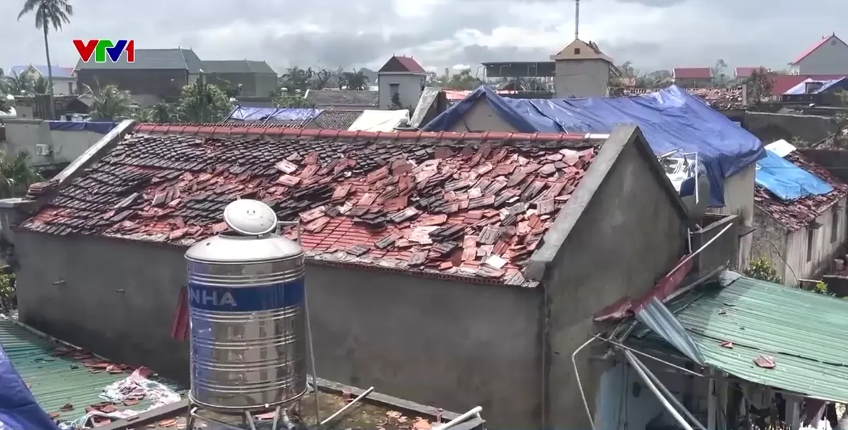 Thanh Hóa tập trung khắc phục thiệt hại sau bão số 10 - Ảnh 1.