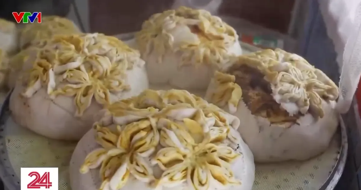 Bánh trung thu cầu vồng nhiều lớp “lên ngôi” tại Trung Quốc - Ảnh 1.