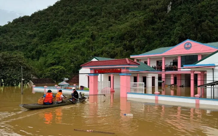 Nhiều nơi ngập sâu do ảnh hưởng bão số 10.