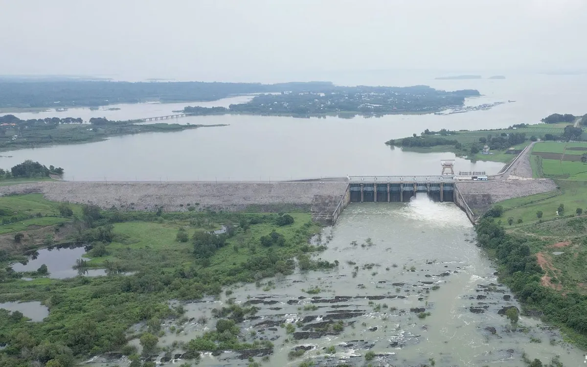 Thủy điện Trị An tăng xả tràn từ ngày 2/10. Ảnh: H.L
 Thủy điện Trị An tăng xả tràn từ ngày 2/10. Ảnh: H.L