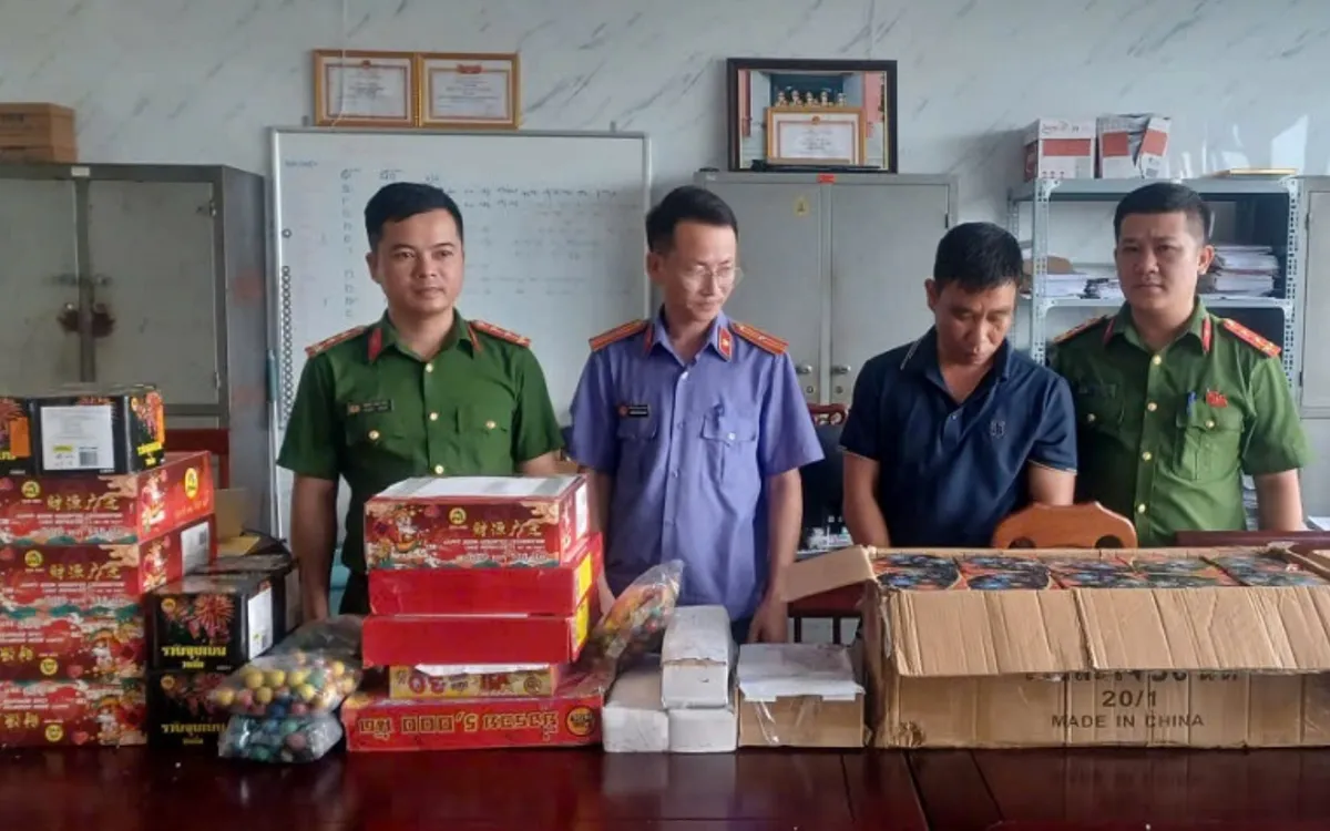 Lợi dụng mưa bão để vận chuyển ma túy - Ảnh 1.